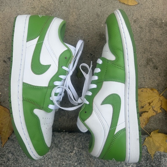 Nike Air Jordan Retro 1 Low SE “Chlorophyll” size 10 - Picture 3 of 7